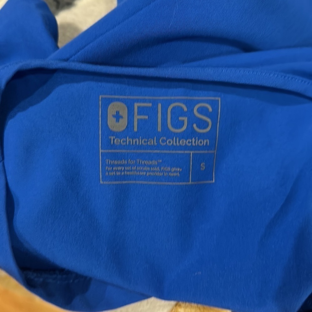 EUC Figs technical collection scrub top size small women’s - Picture 7 of 8